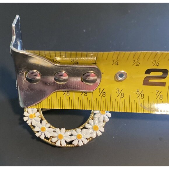 Vintage Flower Power Daisy Wreath Hippie Boho White Yellow Enamel On Gold Tone - Picture 7 of 8